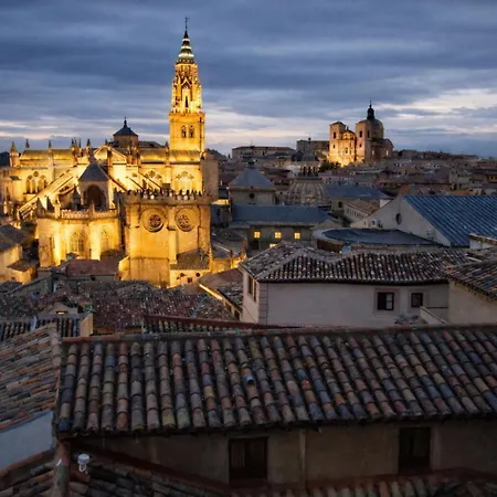 Prana Junto Al Alcázar En Pleno Centro Histórico * Toledo
